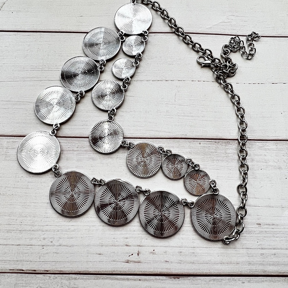 Sliver coin shape necklace